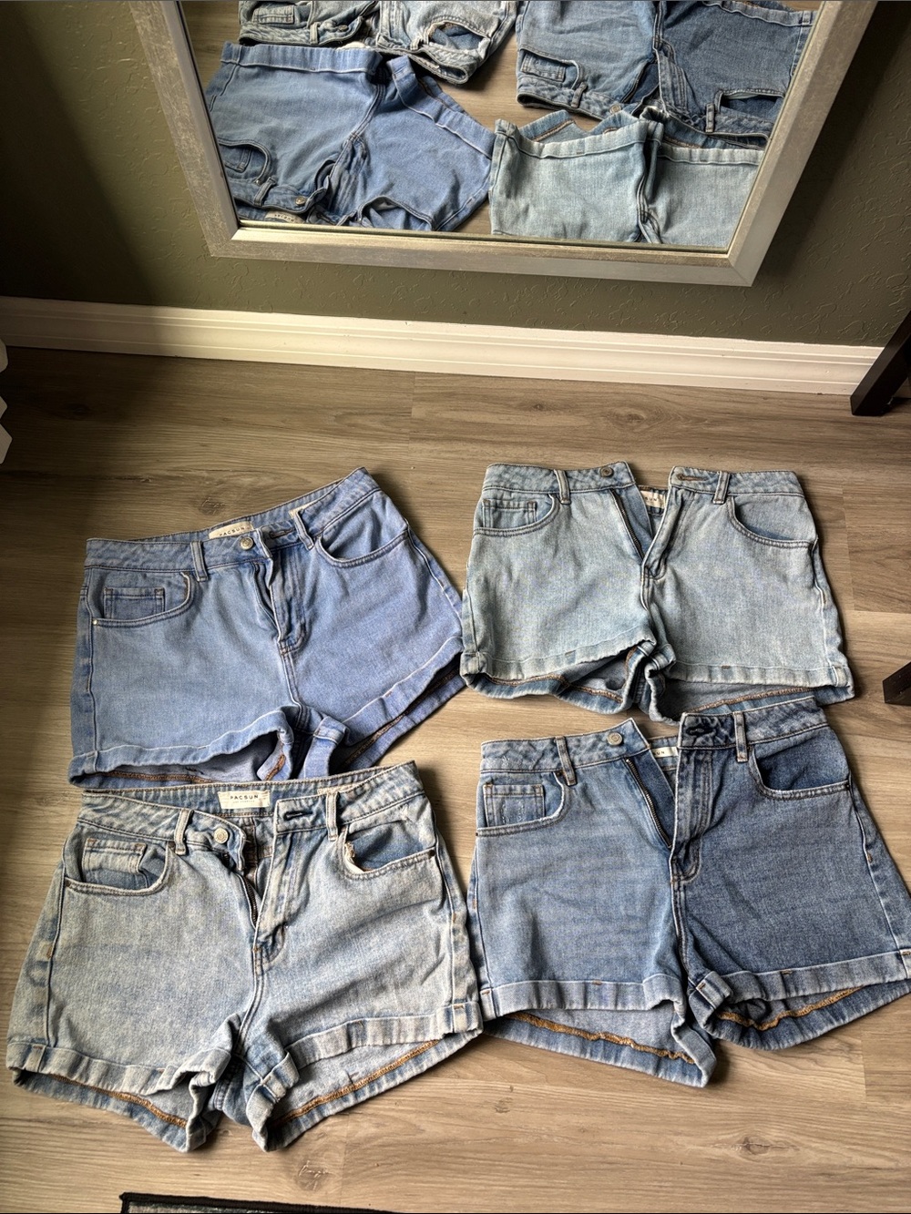 PacSun Women's Denim Jean Shorts - Light to Medium Blue Washes (4 Pack) mom